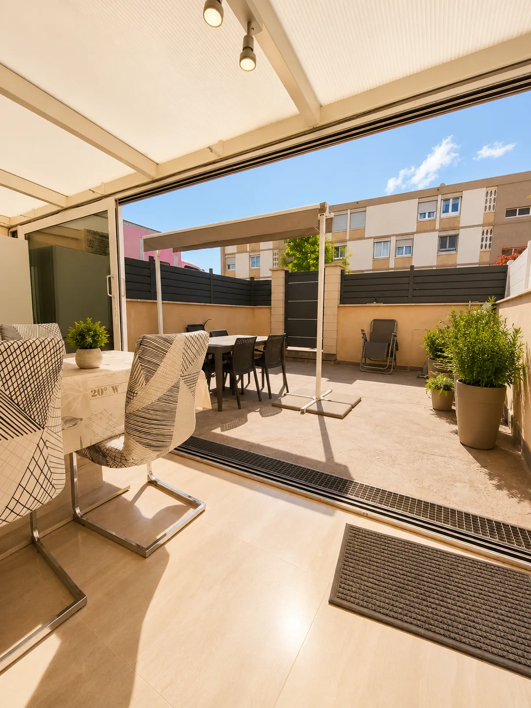 Villa du Thau T3 — Grande terrasse 25 m²